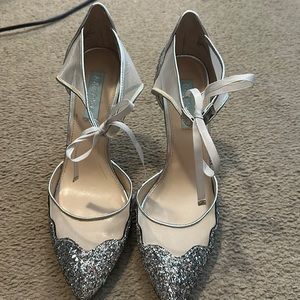 Betsey Johnson sz 9.5 sparkly silver heels